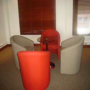 Salas de espera V.I.P estructura metalica vidrio